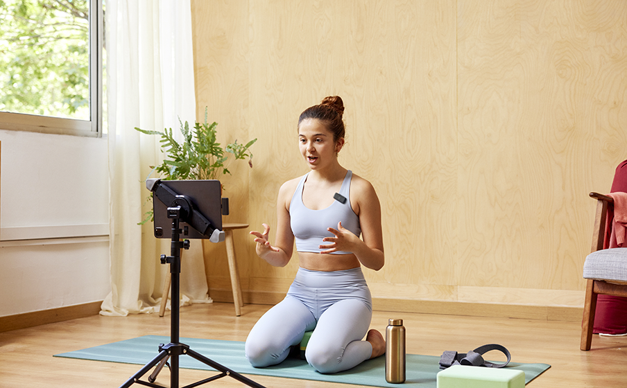 JBL Quantum Stream Wireless USB-C | Wearable wireless streaming